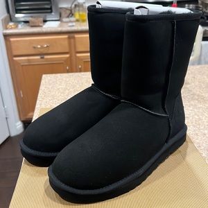 Ugg Women’s Classic Short Black